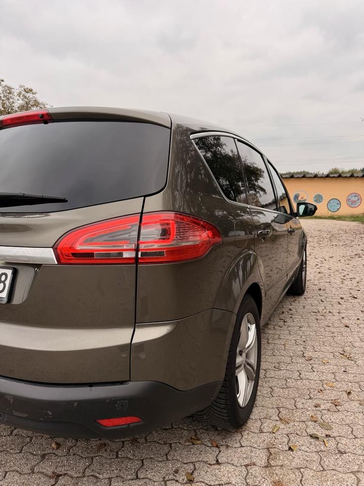 Ford S-Max 2011 — photo 5