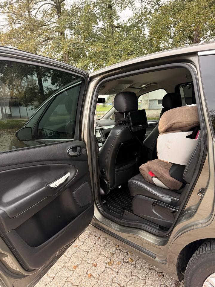Ford S-Max 2011 — photo 9