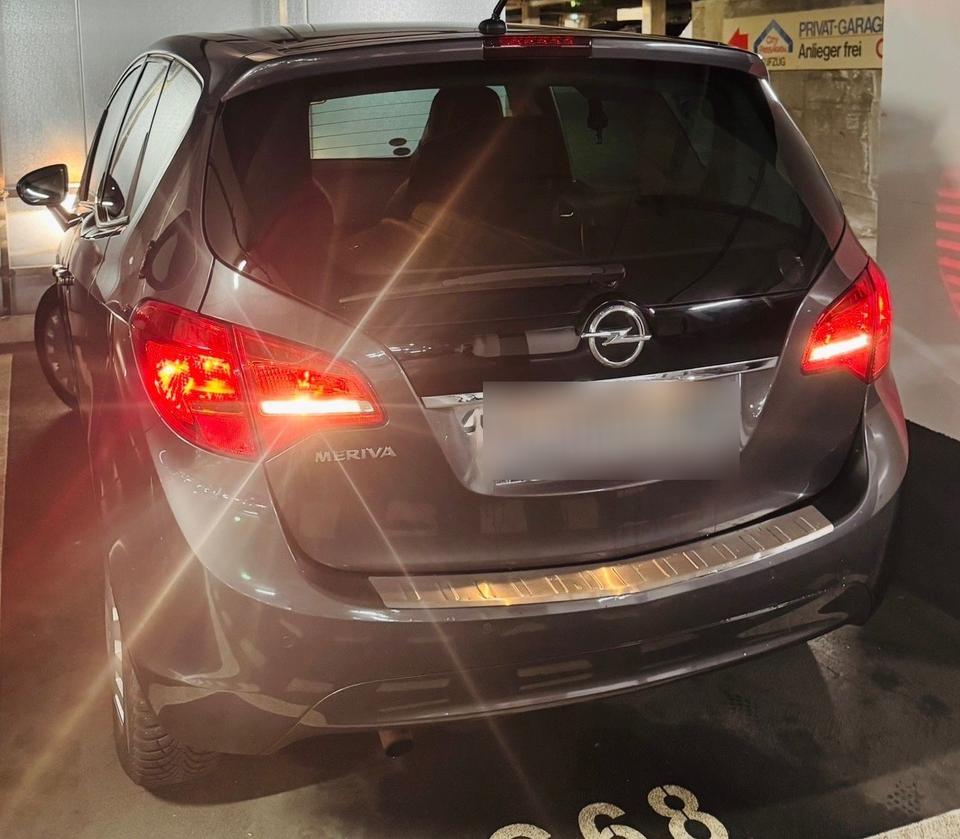 Opel Meriva 2012 — rear view