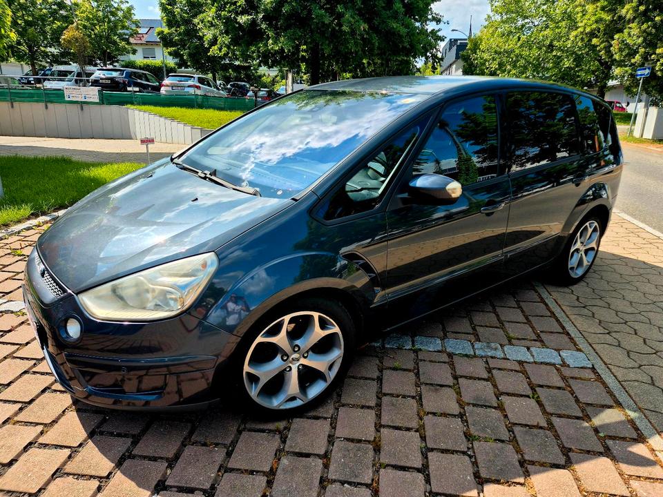 Ford S-Max 2004 — rear view