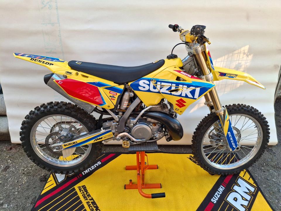 Suzuki RM 250 2-Takt Motocross original wenig gefahren NEUWERTIG! 2004 — фото 6
