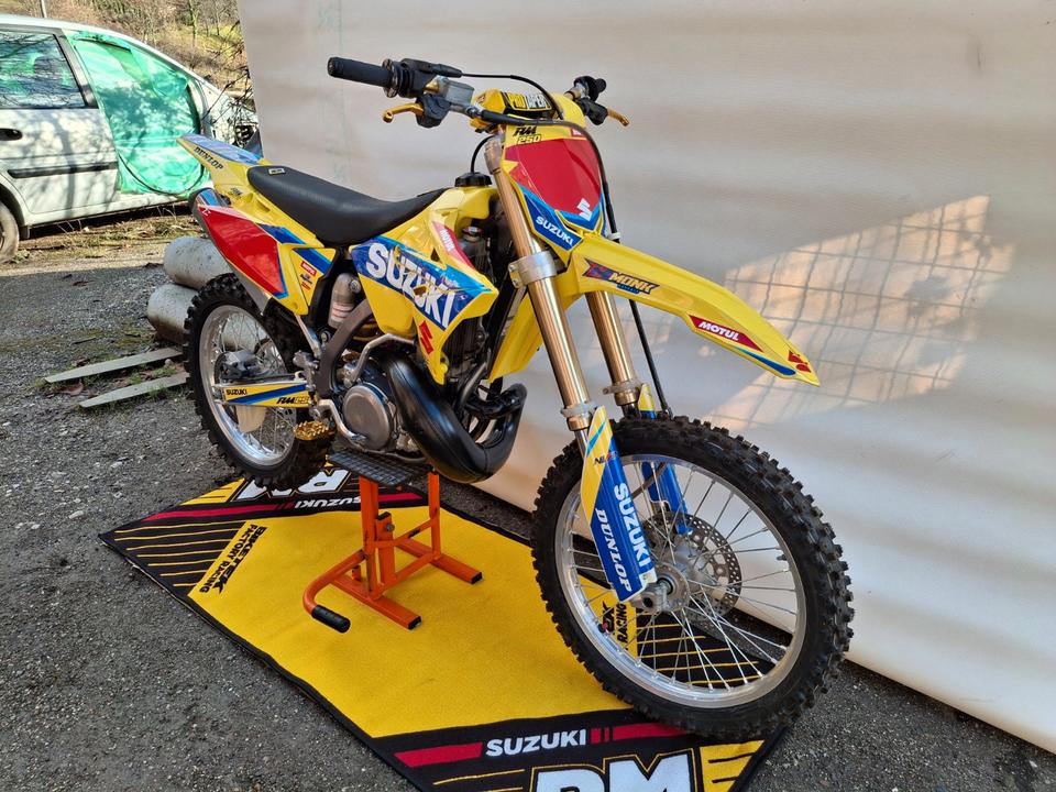 Suzuki RM 250 2-Takt Motocross original wenig gefahren NEUWERTIG! 2004 — фото 8