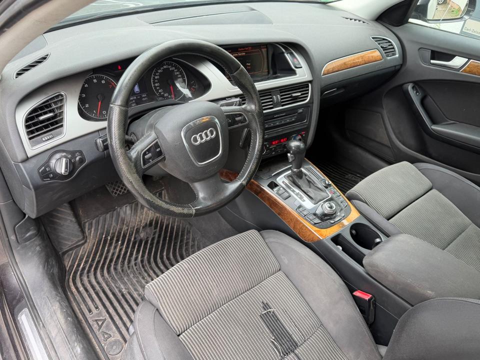 Audi A4 2009 — photo 12