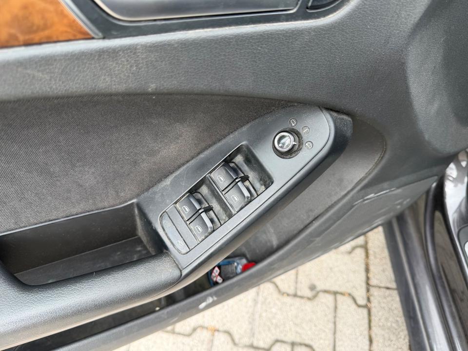 Audi A4 2009 — photo 13