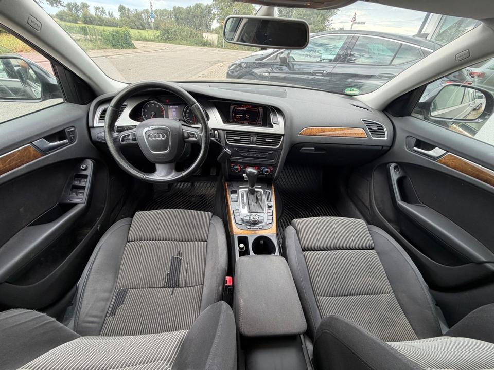 Audi A4 2009 — photo 16