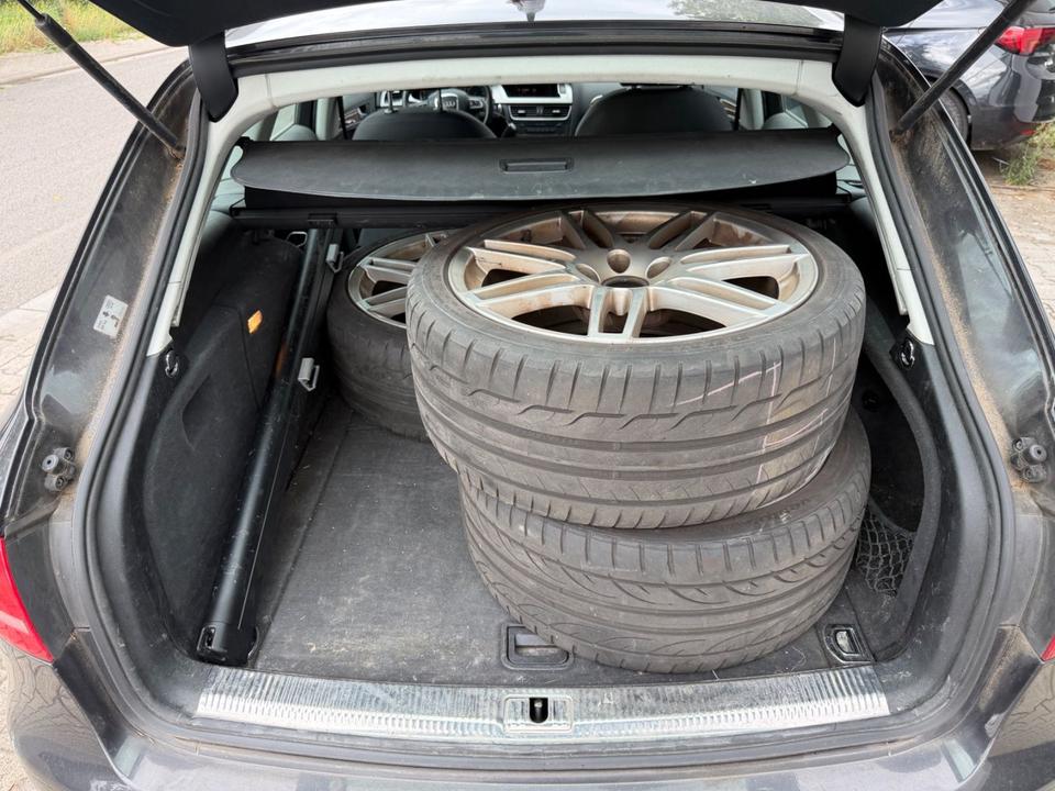 Audi A4 2009 — photo 17