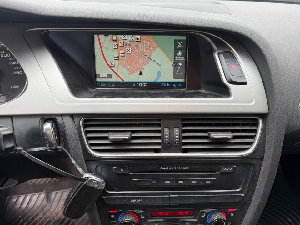 Audi A4 2009 — photo 18