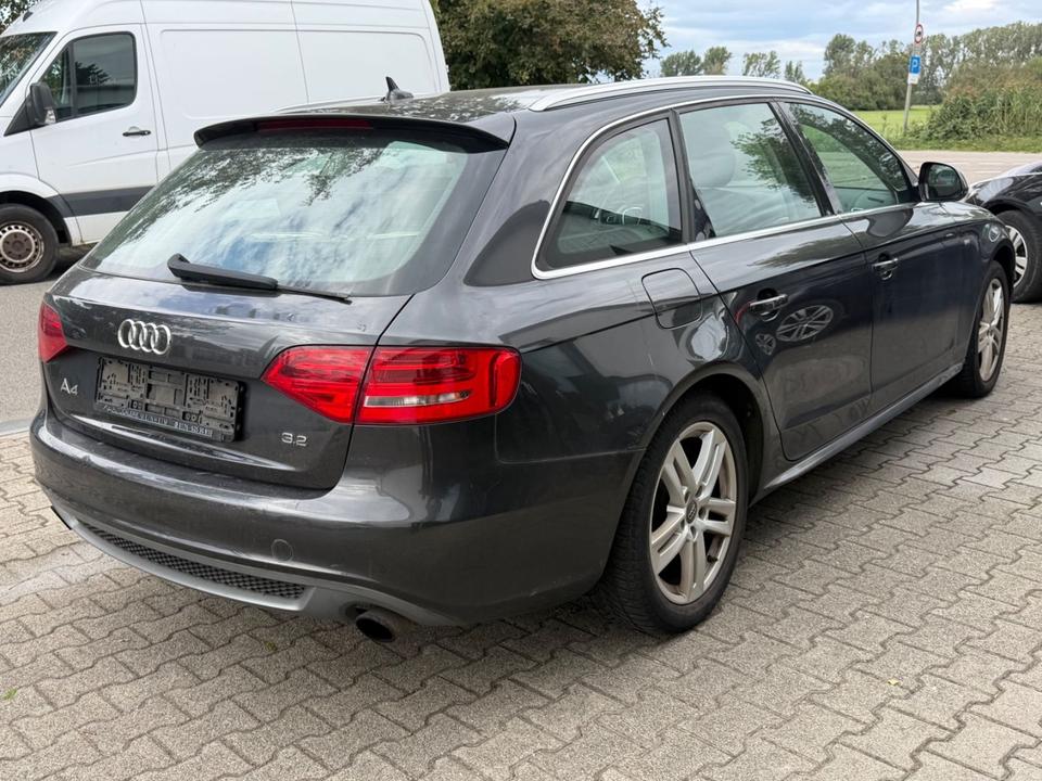 Audi A4 2009 — photo 7