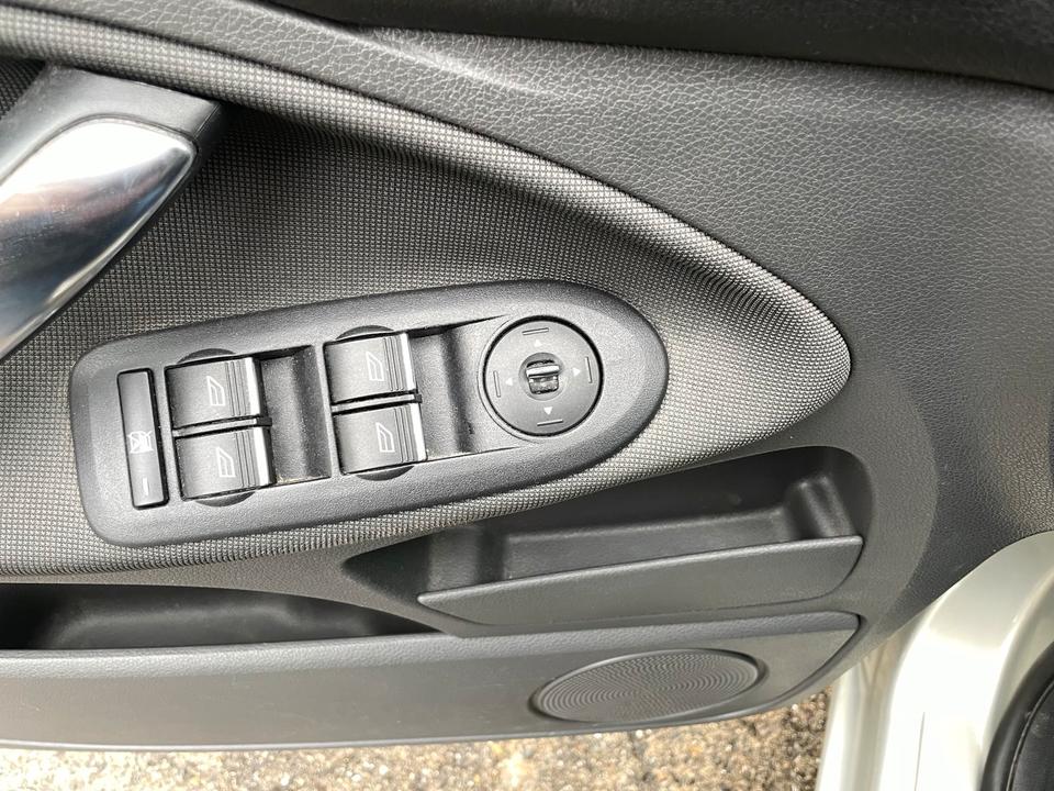Ford C-Max 2009 — photo 10