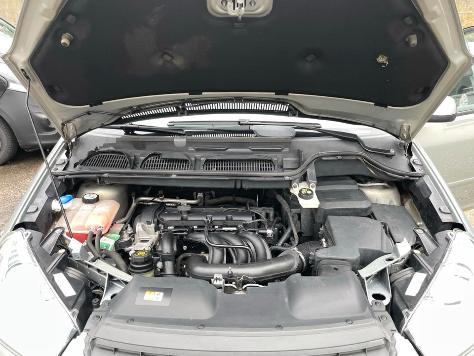 Ford C-Max 2009 — photo 11