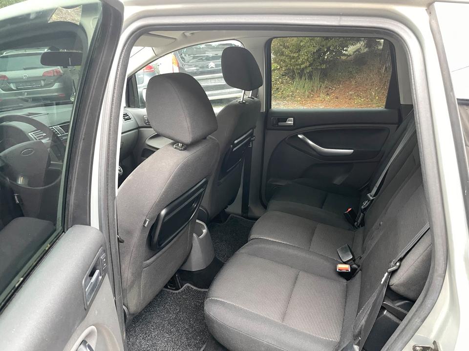 Ford C-Max 2009 — photo 8