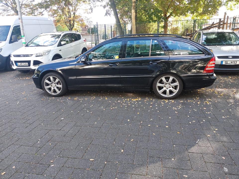 Mercedes Benz C 320 2004 — rear view