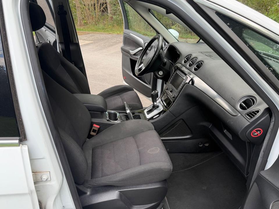 Ford S-Max 2013 — photo 10
