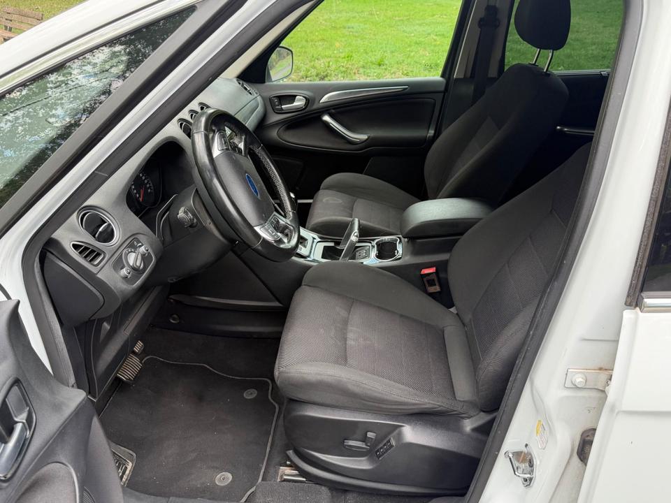 Ford S-Max 2013 — photo 14