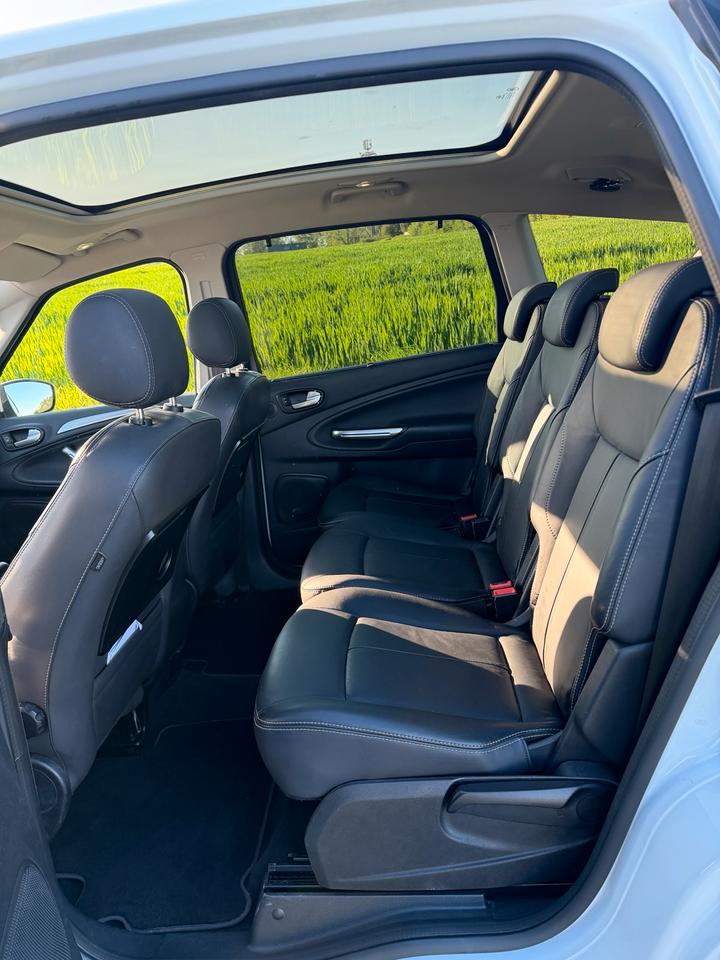 Ford S-Max 2012 — photo 7