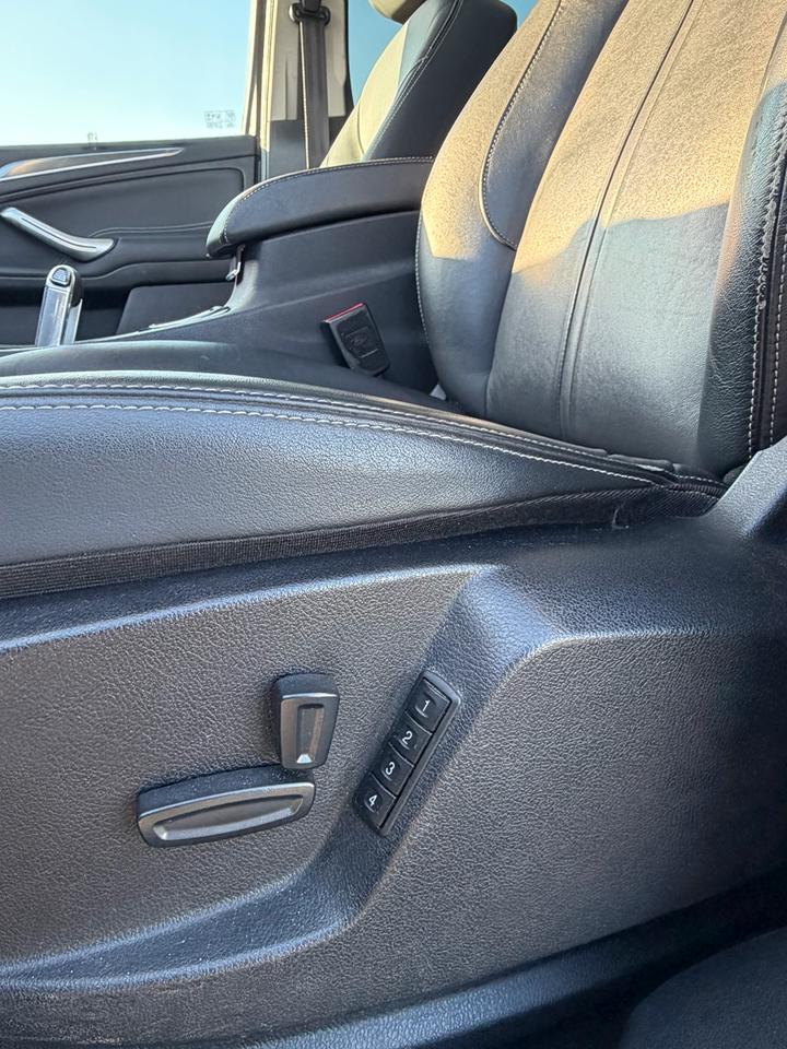 Ford S-Max 2012 — photo 8
