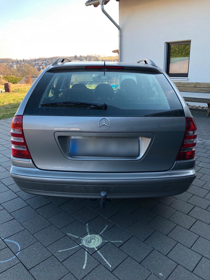 Mercedes Benz C 200 2005 — engine