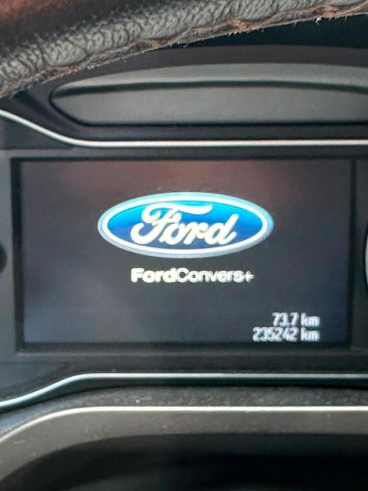 Ford S-Max 2010 — rear view
