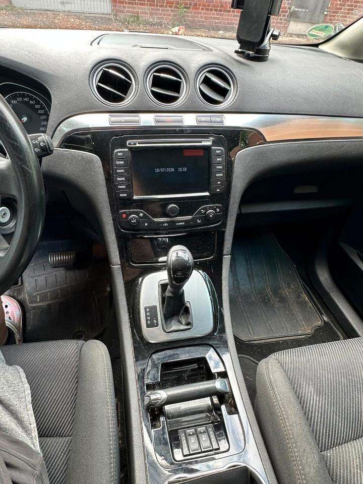 Ford S-Max 2010 — photo 7