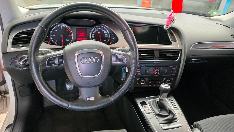 Audi A4 2008 — photo 11