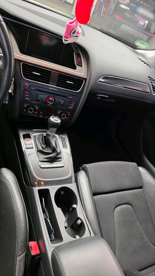 Audi A4 2008 — photo 12