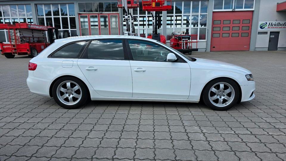 Audi A4 2008 — engine