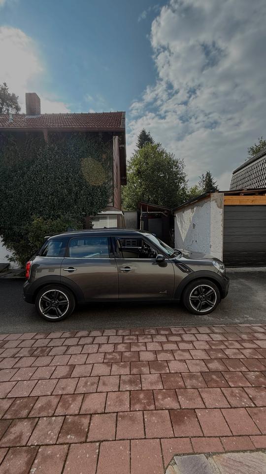 Mini Countryman S (Cooper) 2011 — interior