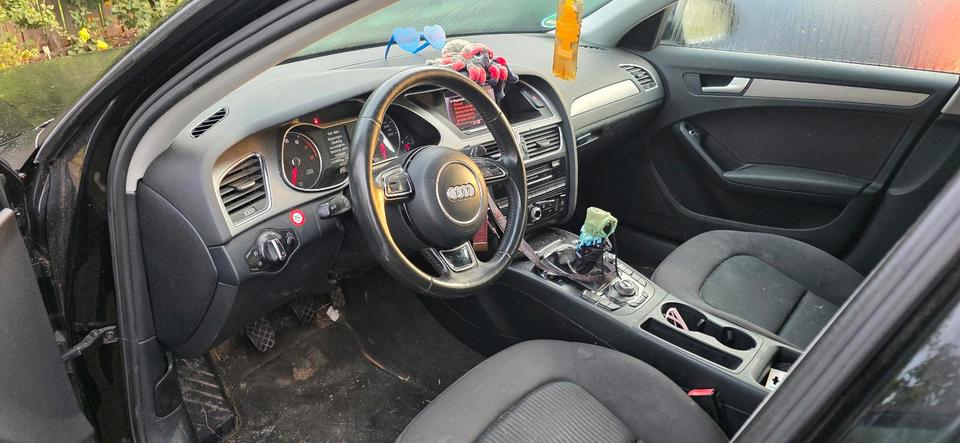 Audi A4 2012 — photo 9