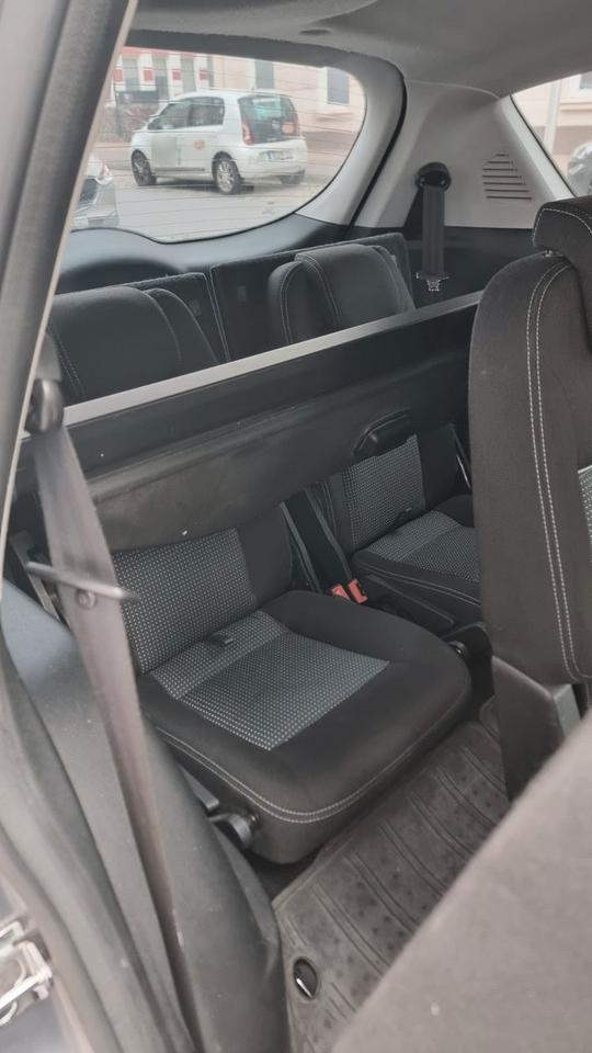 Ford S-Max 2014 — photo 11