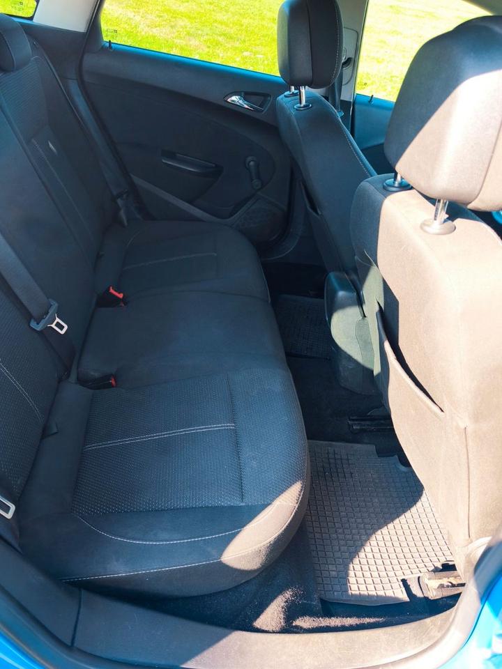 Opel Astra 2013 — photo 13