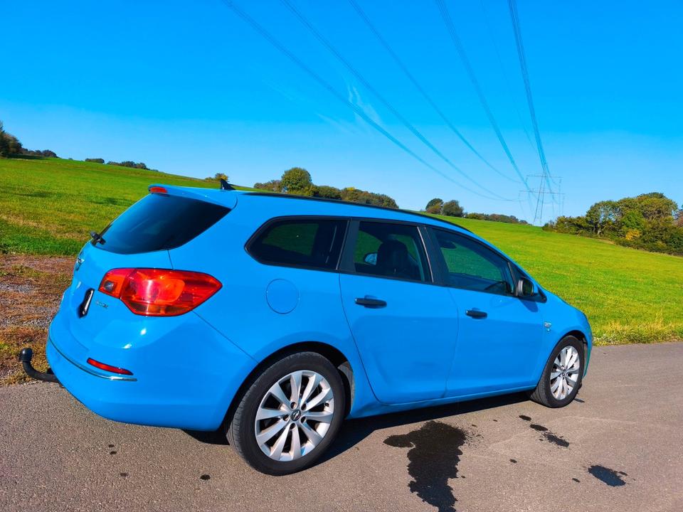 Opel Astra 2013 — photo 5