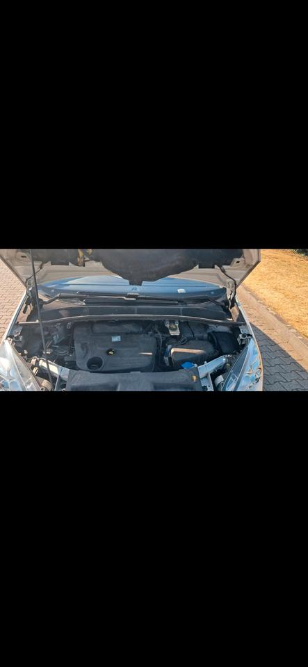Ford S-Max 2010 — photo 6
