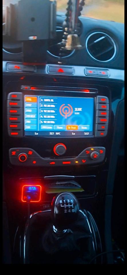 Ford S-Max 2010 — photo 8