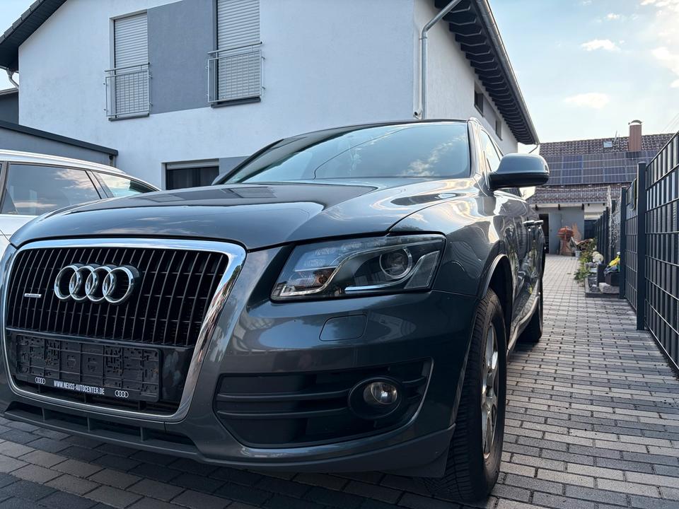 Audi Q5 2011 — салон