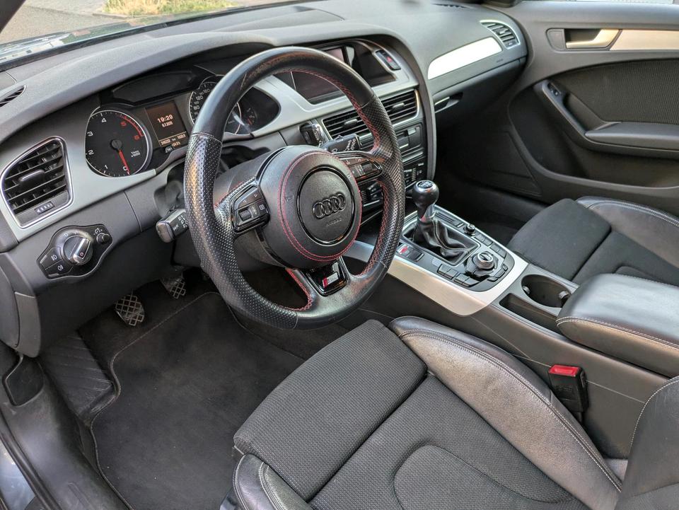 Audi A4 2011 — photo 11