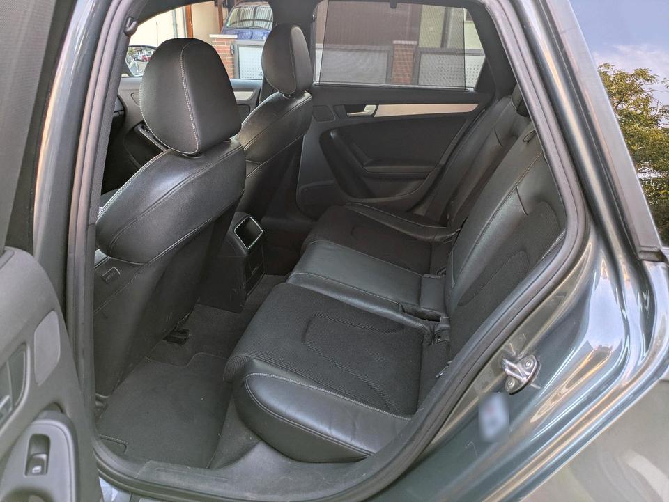 Audi A4 2011 — photo 13