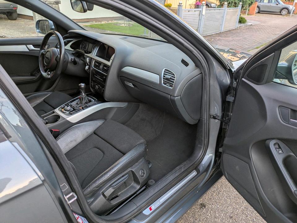 Audi A4 2011 — photo 16