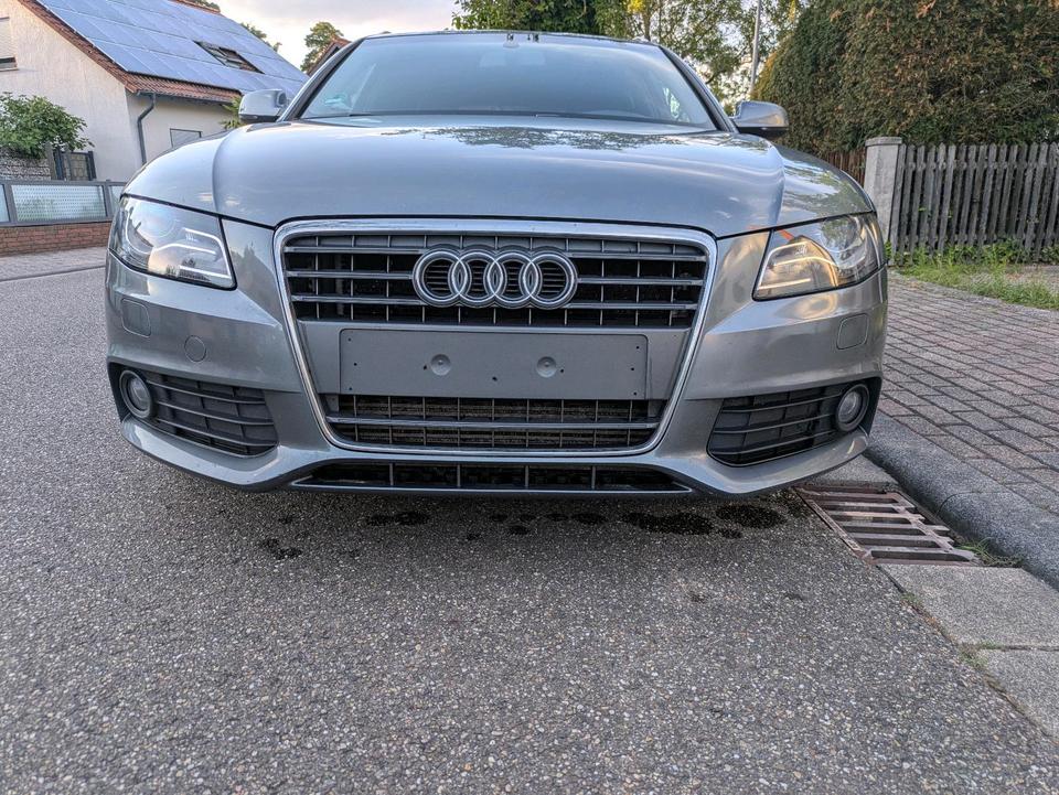 Audi A4 2011 — engine
