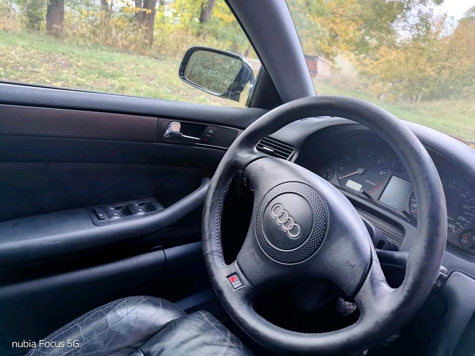 Audi A6 2004 — вигляд ззаду