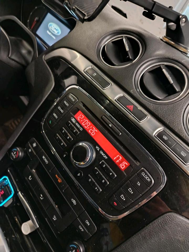 Ford S-Max 2014 — interior