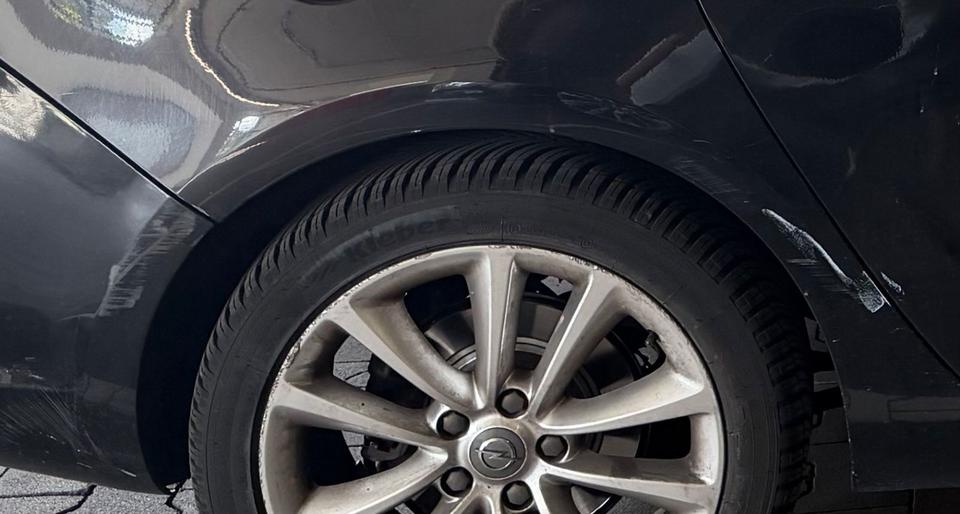 Opel Astra 2011 — engine