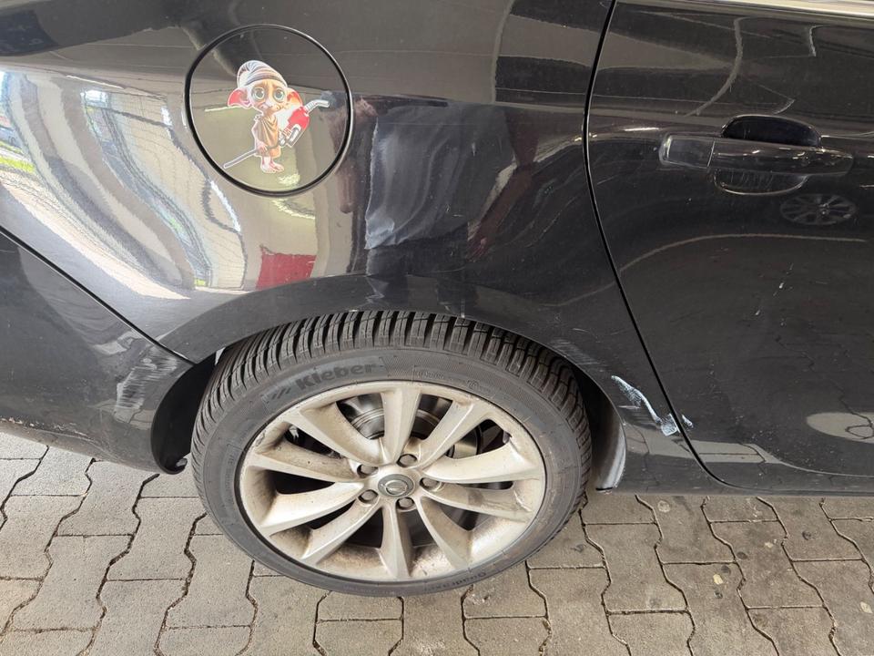 Opel Astra 2011 — photo 5