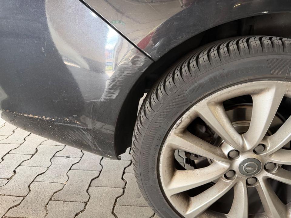 Opel Astra 2011 — photo 7