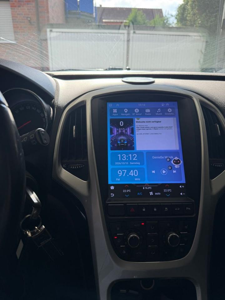 Opel Astra 2011 — photo 8