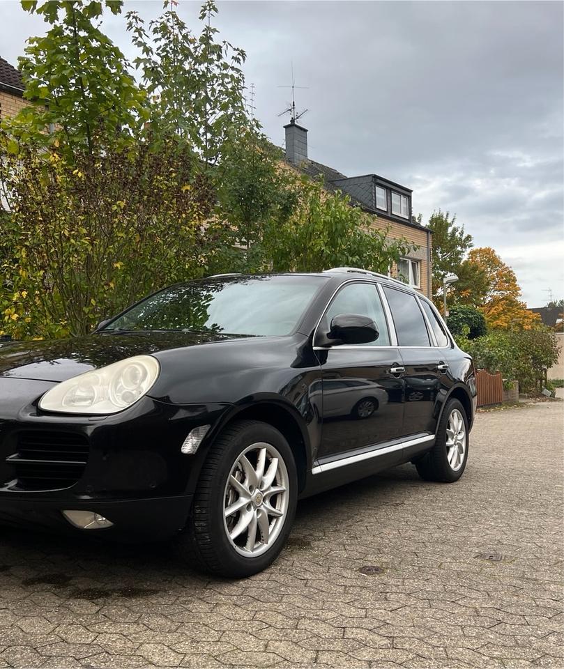 Porsche Cayenne 2005 — салон