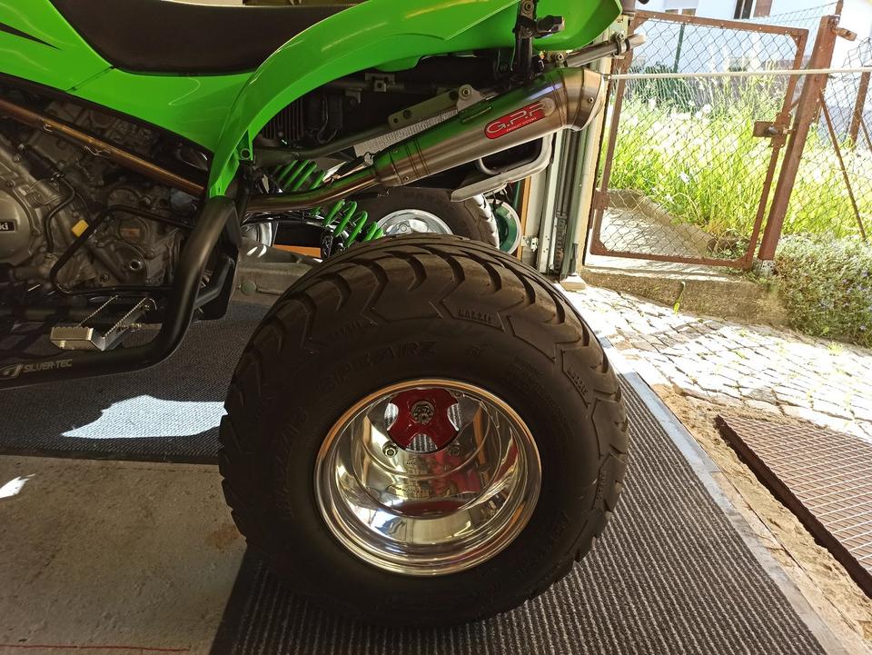 Kawasaki Quad Kawasaki KFX 700 2006 — interior