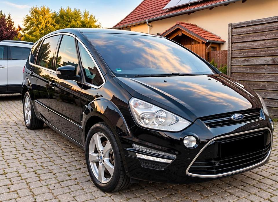 Ford S-Max 2012 — rear view