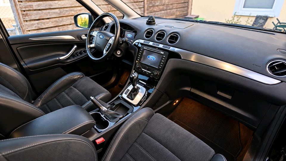 Ford S-Max 2012 — interior
