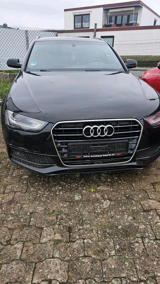 Audi A4 2015 — вигляд ззаду