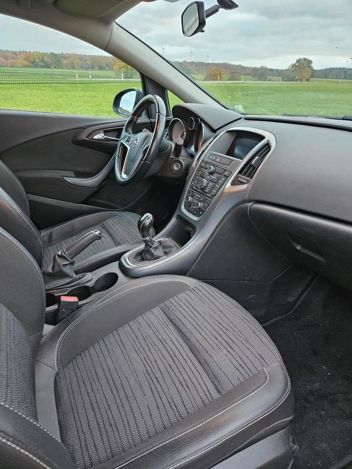 Opel Astra 2014 — photo 7